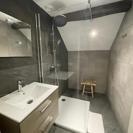 18 4p Authentic Cosy