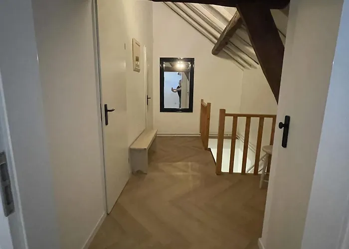 18 4p Authentic Cosy